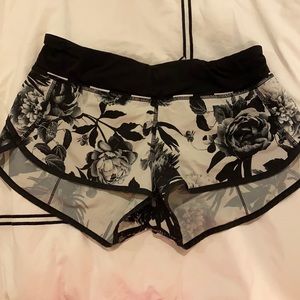 Black and white lulu lemon shorts